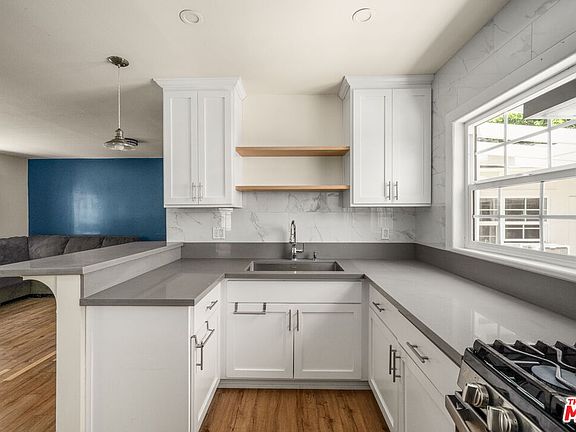 4th image of 2027 S California St