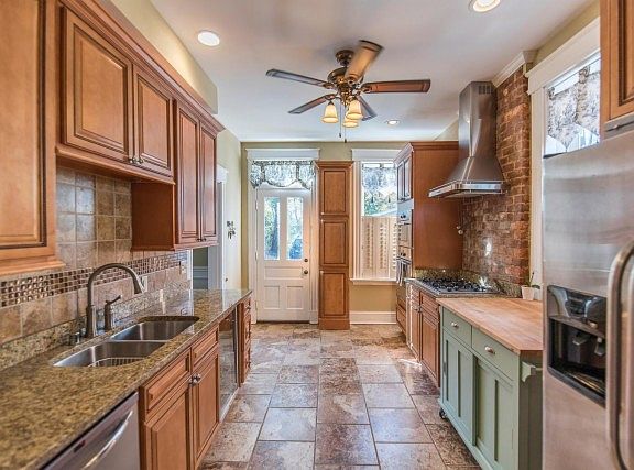 3rd image of 4027 Clifton Ave