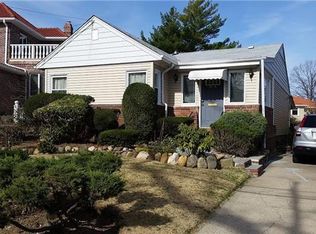 25221 Leith Rd, Little Neck, NY 11362