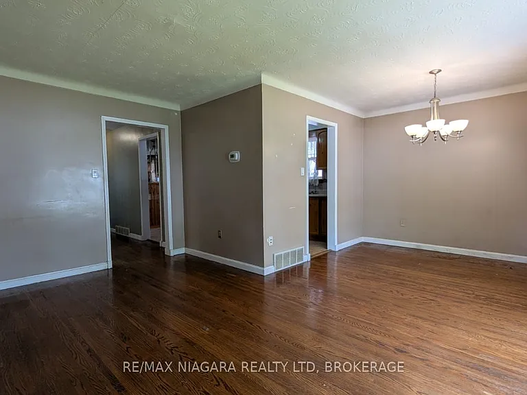 624 Bunting Rd — Photo 4