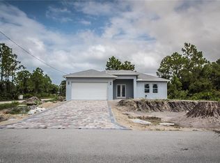 2618 42nd St W, Lehigh Acres, FL 33971