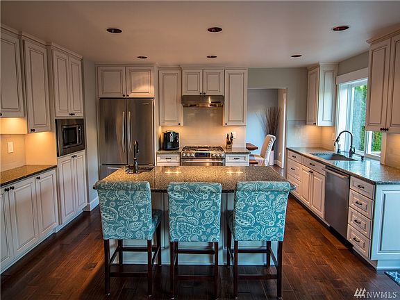 5th image of 9815 153rd Street Ct E