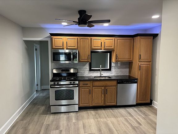 4th image of 75 Egbert St