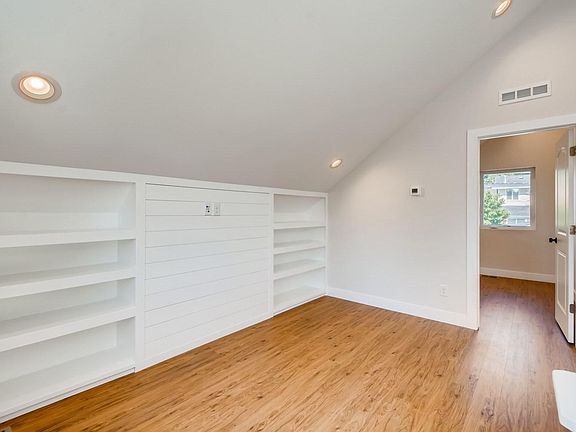 5th image of 2629 1/2 N Vine St