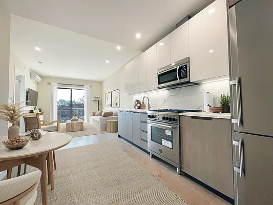 Rented by Bohemia Realty Group | media 11