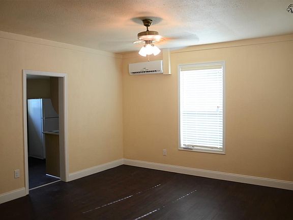 5th image of 612 E Wichita St