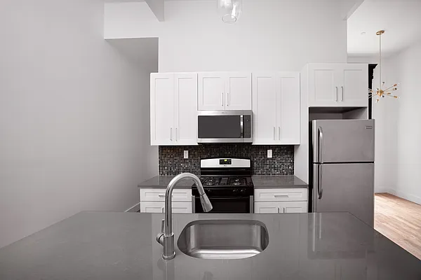 Rented by Bohemia Realty Group | media 11