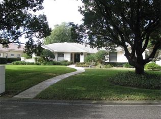 2813 Forest Club Dr, Plant City, FL 33566