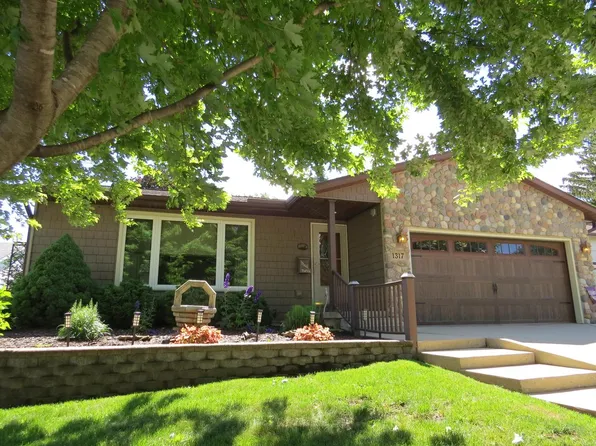 1317 Dakota STREET, Watertown, WI 53094