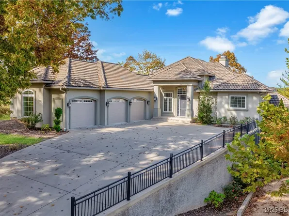 207 Buck Deer Ln, Camdenton, MO 65020