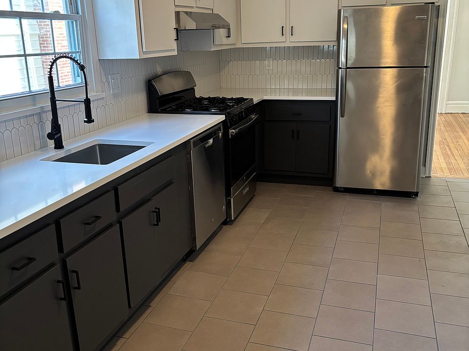 1st image of 93 Swaine Pl