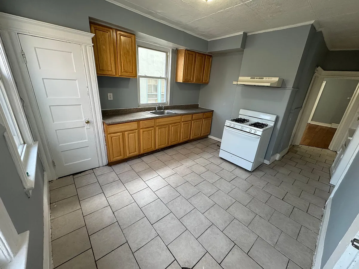 Building Photo - 110 Brookside Ave #1A