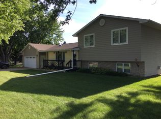 26682 Dayspring Cir, Hartford, SD 57033