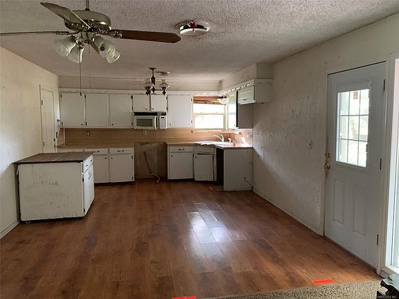 5th image of 10555 E 1st St