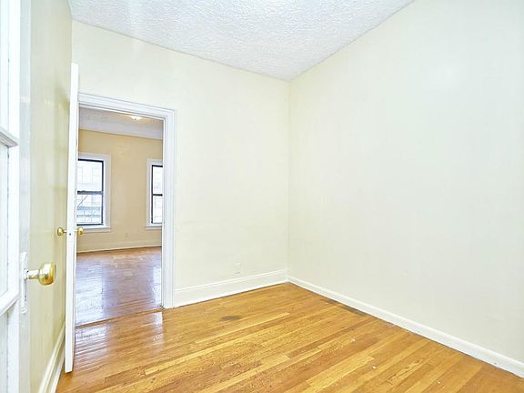 2nd image of 2172 2nd Ave APT 5