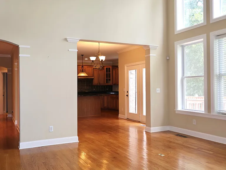 6887 Walnut Hills Dr — Photo 9