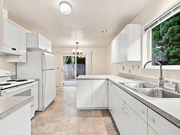 3rd image of 6974 SW 201st Ave