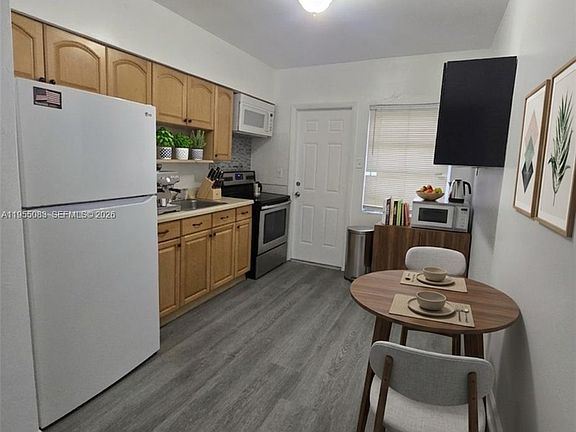 5th image of 2729 NW 47th St