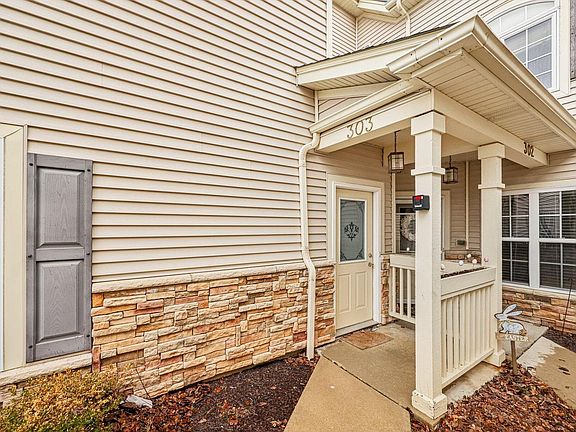 3rd image of 1151 Townline ROAD #303