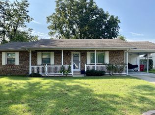 833 Cambridge Dr, Sikeston, MO 63801