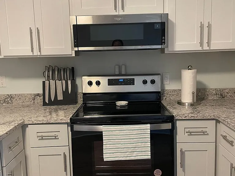 616 E Duffy St — Photo 12