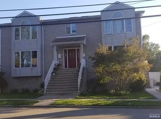 484 Brinkerhoff Ave, Fort Lee, NJ 07024