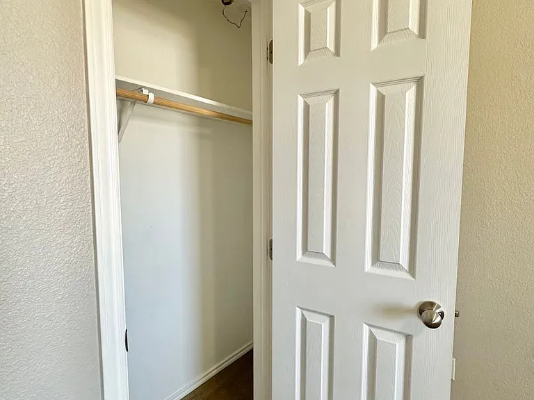 2315 Windy Cir — Photo 13