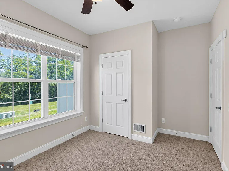 25450 Hopton House Ter — Photo 16