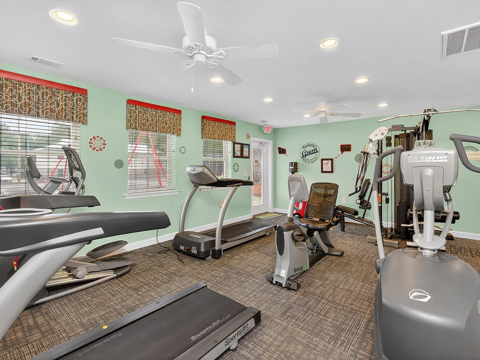 Woodlocke Apartments — Photo 4