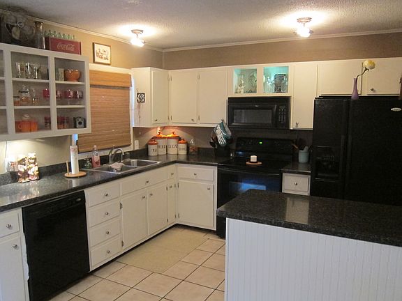 3rd image of 2100 Lovell Dr