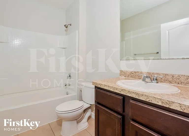 915 Freedom Blvd — Photo 13