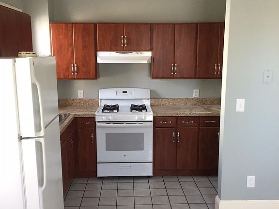 5th image of 20 Rock Ave #2