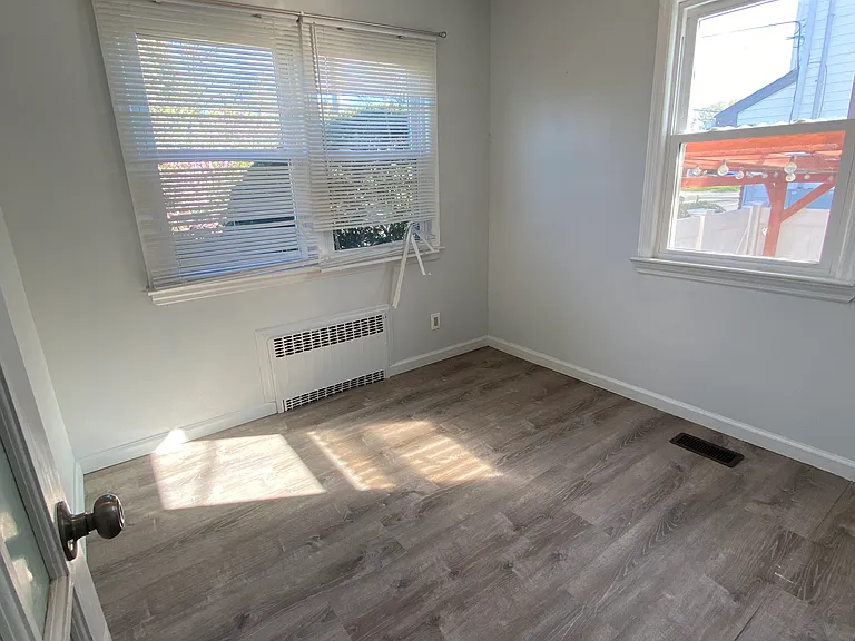 336 Scranton Ave #1 — Photo 15