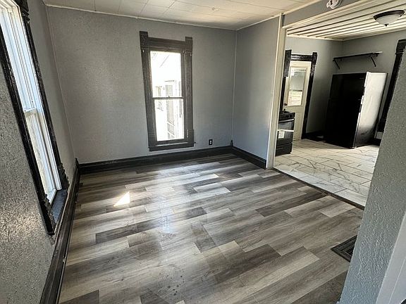 5th image of 619 W Indiana Ave #1