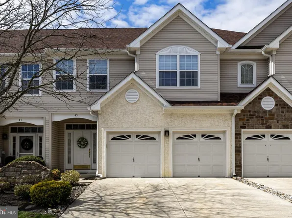 45 Tudor Ct, Marlton, NJ 08053