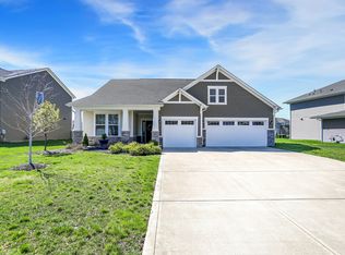 8239 Peggy Ct, Zionsville, IN 46077