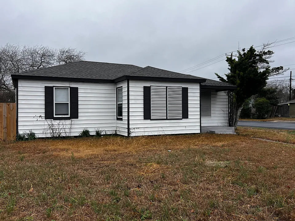 3301 Austin St