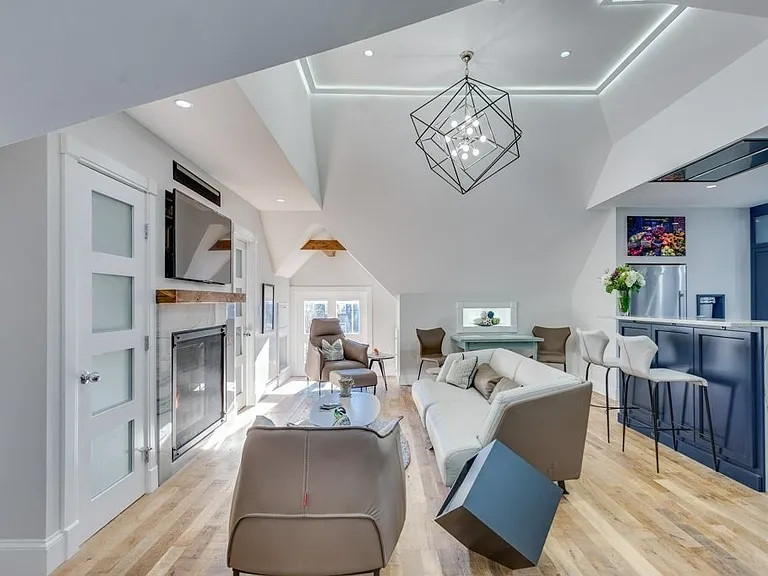 7R Brewer St #7R — Photo 20