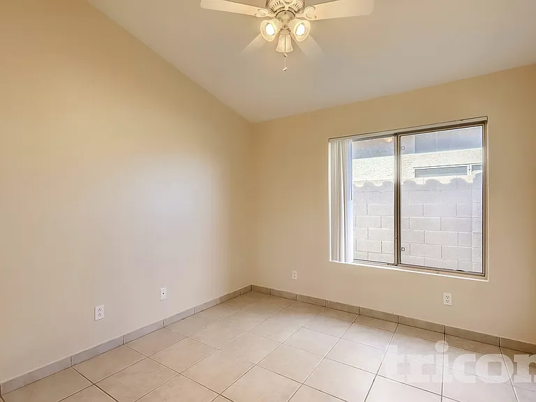 15028 W Elko Dr — Photo 6