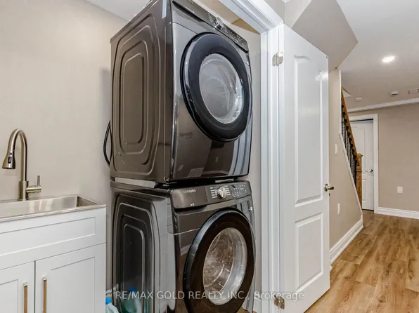 65 Niagara Trl, Halton Hills, ON L7G 0A7