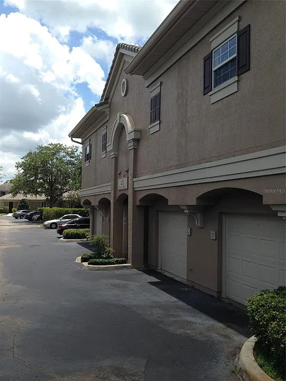 1 bed, 1.0 bath, 599 sqft, $1,349 — Photo 2
