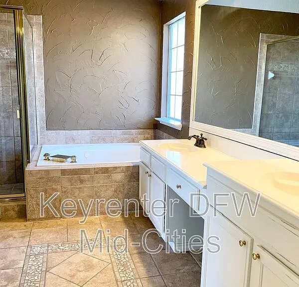 8702 Saddlehorn Dr — Photo 25