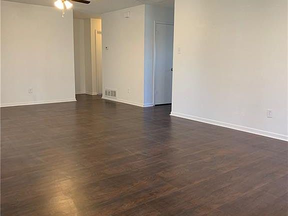 4th image of 1102 Magnolia Ave