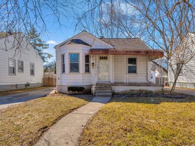 18948 Kenosha St, Harper Woods, MI, 48225