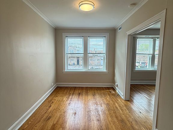 4th image of 4419 N Whipple St APT 2