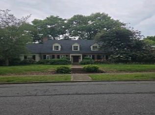 809 1st Ave, Farmville, VA 23901