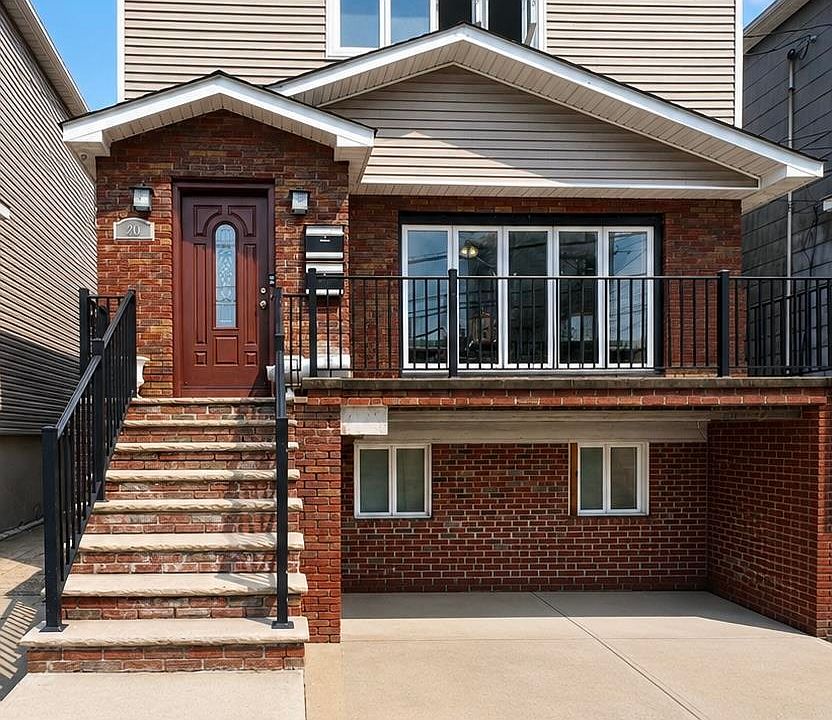 1st image of 20 Oak St #2