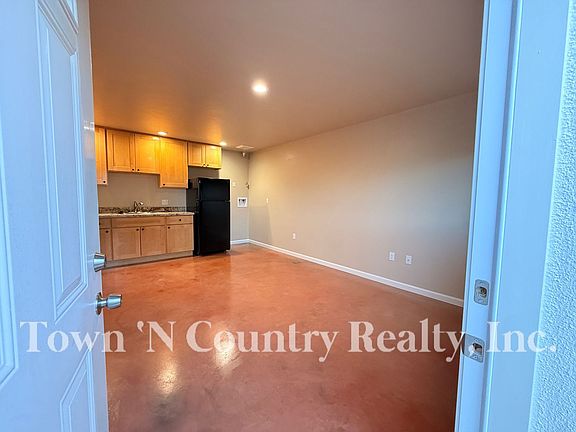 3rd image of 1720 Cherokee Dr Unit A