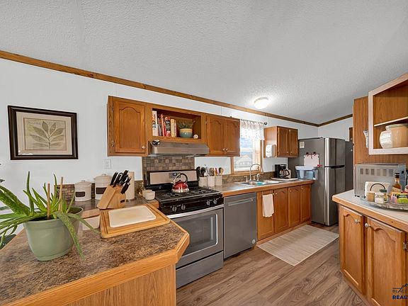 3rd image of 300 E Main St #5