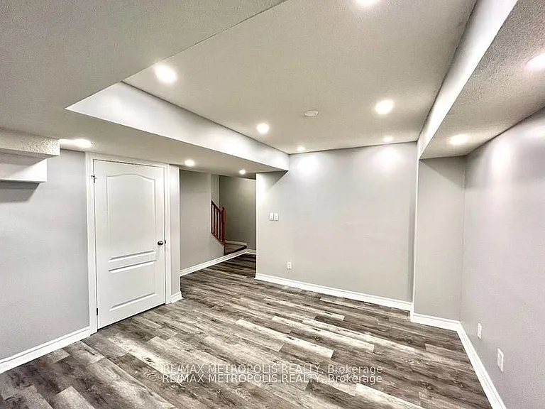 312 McLevin Ave #BASEMENT — Photo 8